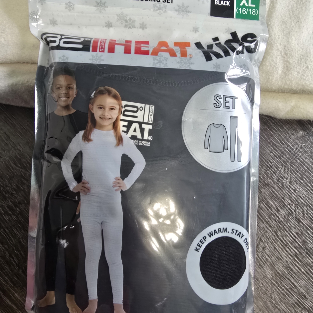 32 Degrees Kids Thermal Set Gray and White